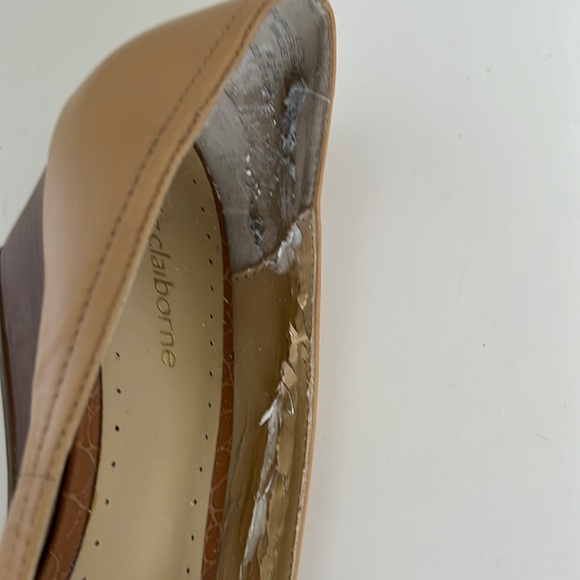 **3 for $30** Liz Claiborne Light Tan Open Toe Low Stacked Heeled Wedge 8.5 - Picture 8 of 9